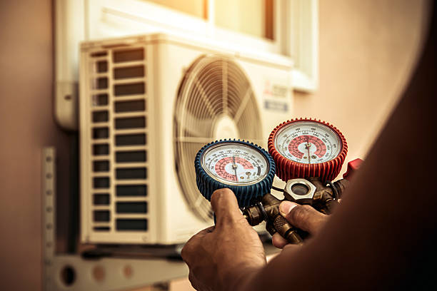 Professional Hvac Installation technician working in Mantua, VA